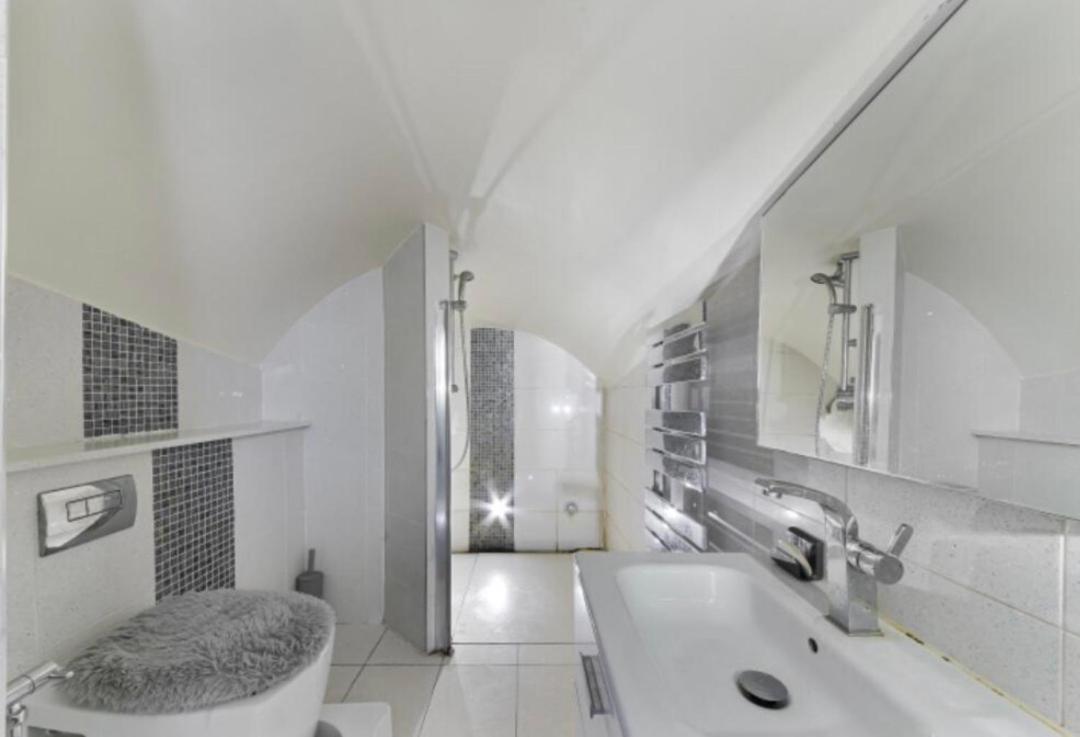 4 Bedrooms Villa, Hugh Street Central Londýn Exteriér fotografie